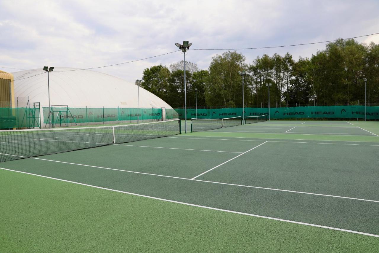 The Essex Golf & Country Club Hotel コッゲスホール エクステリア 写真