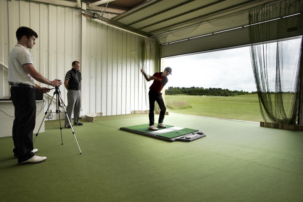 The Essex Golf & Country Club Hotel コッゲスホール エクステリア 写真